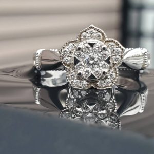 14k White Gold Flower Design Diamond Ring