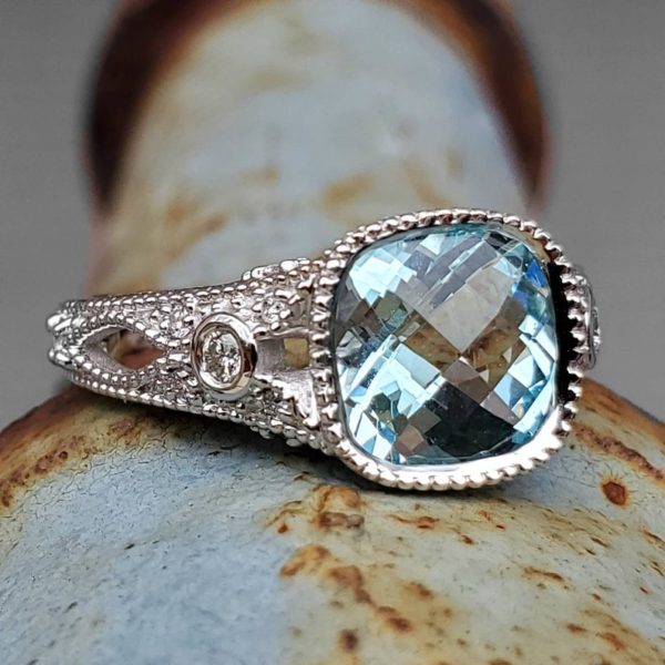 14k White Gold Aquamarine Vintage-Style Ring